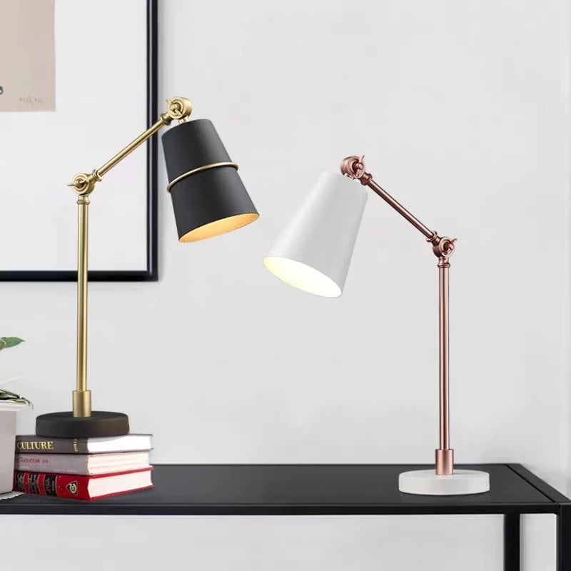 MonoLume - Moderne Tischlampe im Monochrome Design