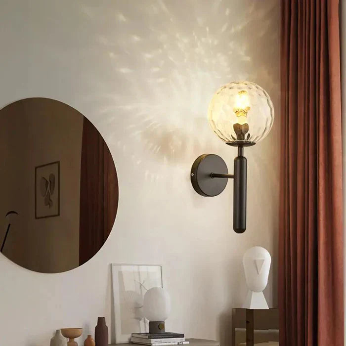 VelvetGlow – Wandlampe mit Eleganz und Vielseitigkeit
