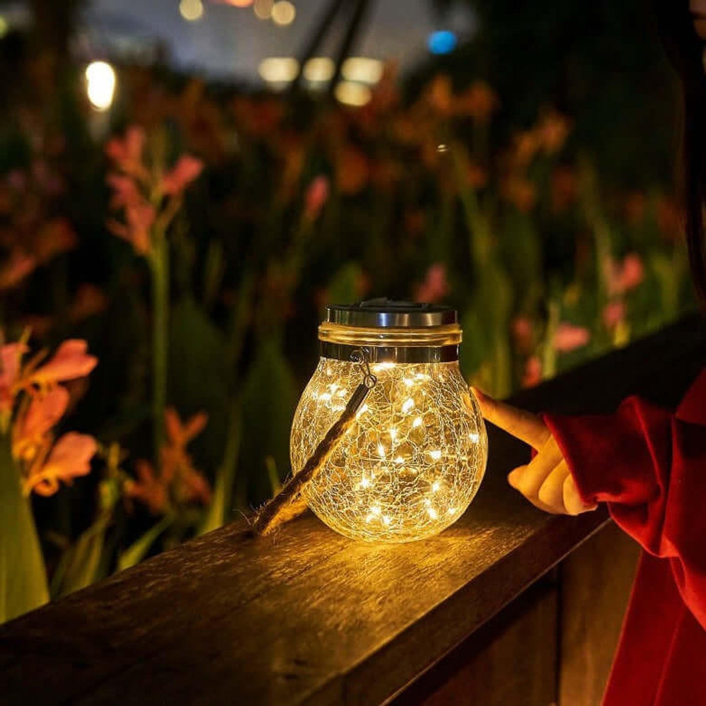 LumiSoleil – Solar-powered glass lighting for elegance in outdoor areas