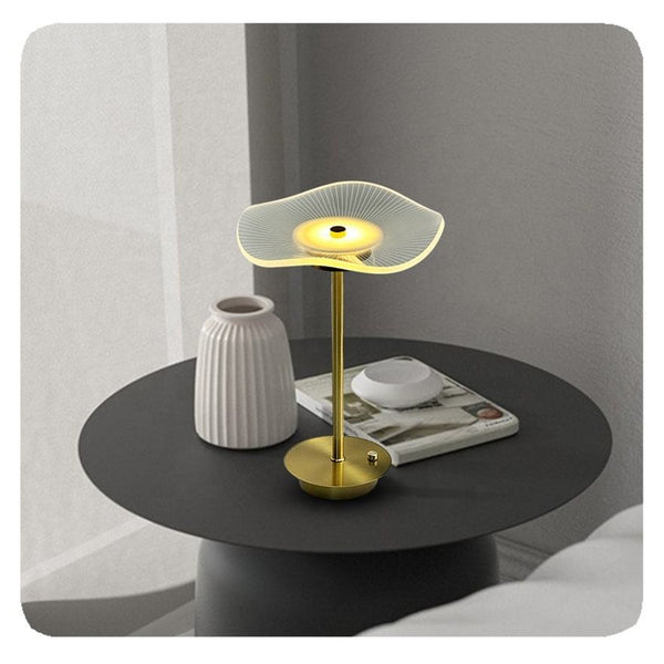 Iris – Modern LED Table Lamp for Stylish Lighting