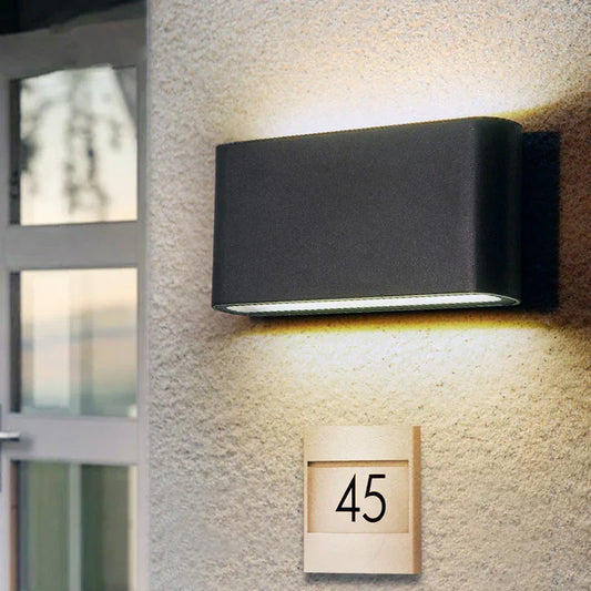 Hydrolite – Weatherproof Wall Light for Elegant Outdoor Lighting