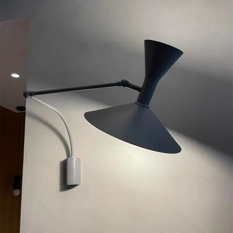 Pura – Indoor Wall Light LED with Swiveling Arm for Elegant Reading