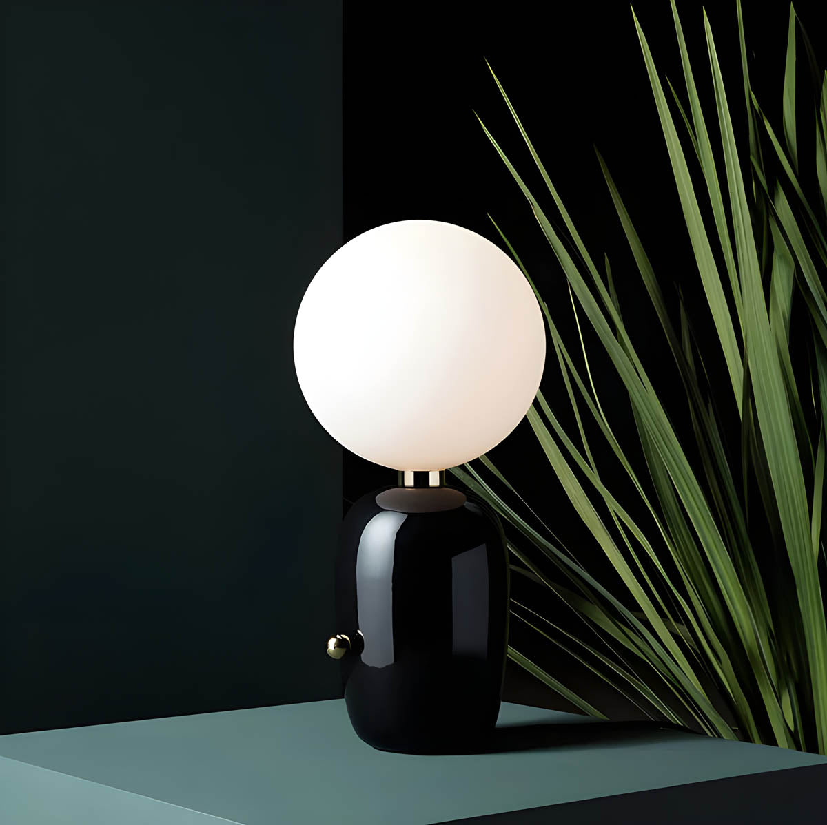 RAISO – Tischlampe mit zeitlosem Design für elegantes Ambiente