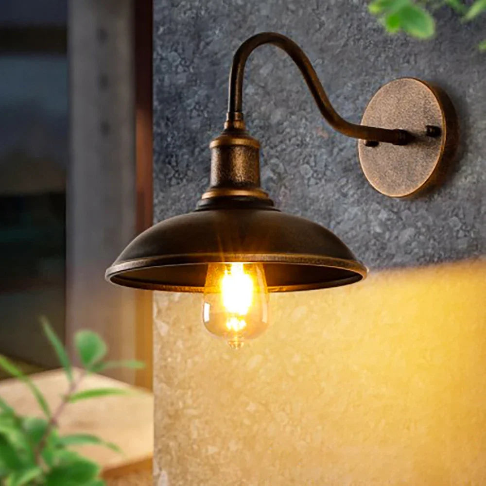 RainRetro – Retro Wandleuchte für Außenbereich mit wasserdichtem Design in Bronze und Silber