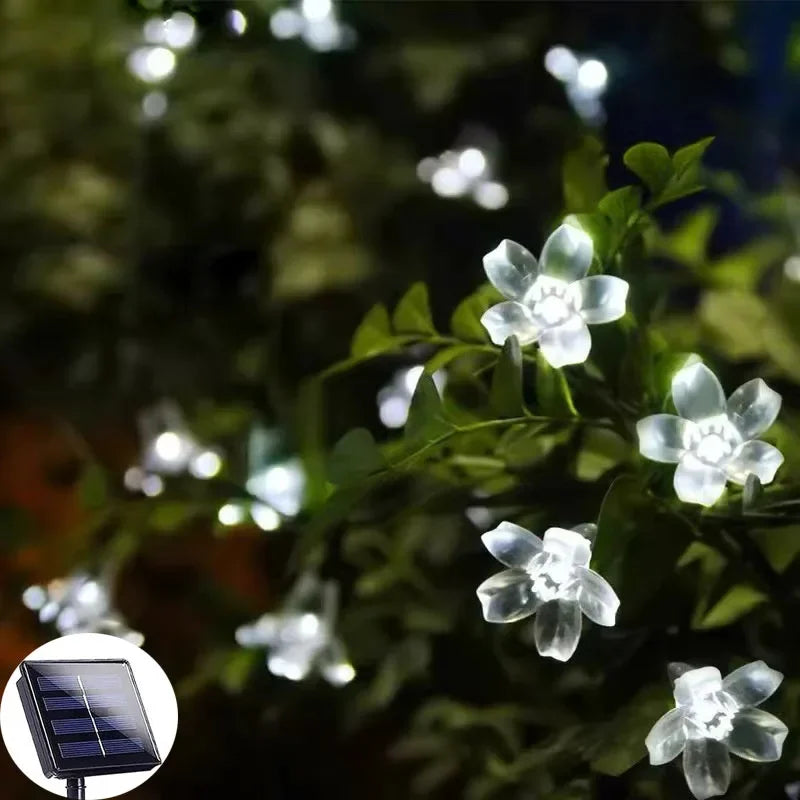 LumiBlossom – Solar flower lighting for magical garden moments