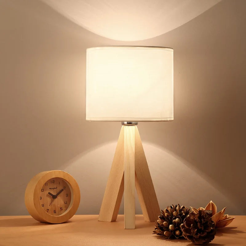 Waldlicht – Tischlampe Aus Holz für Elegante Beleuchtung im Wohnbereich