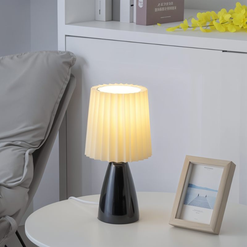 NovaGlow – Modern table lamp for stylish lighting