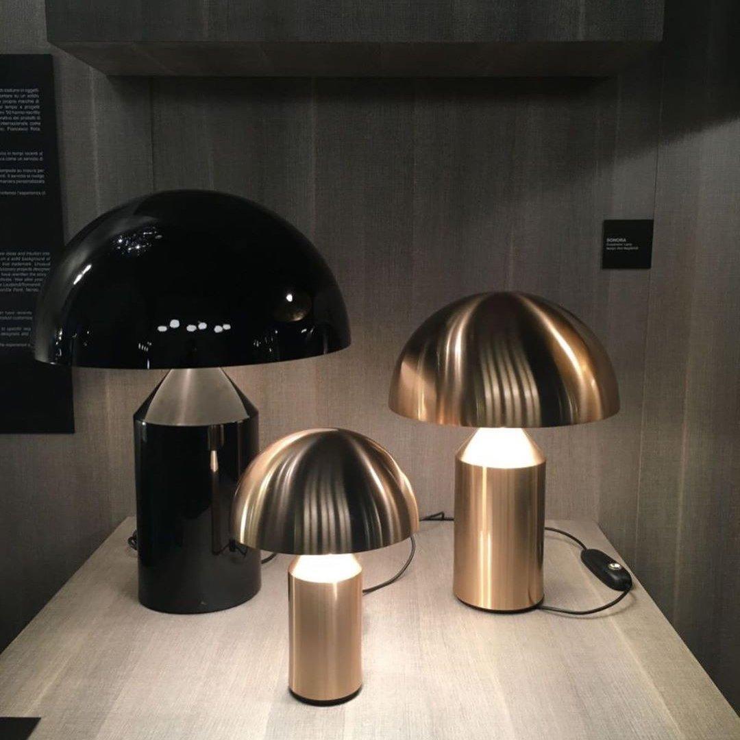 Atollo – Tischlampe aus Metall für Modernes Wohnen mit LED-Beleuchtung