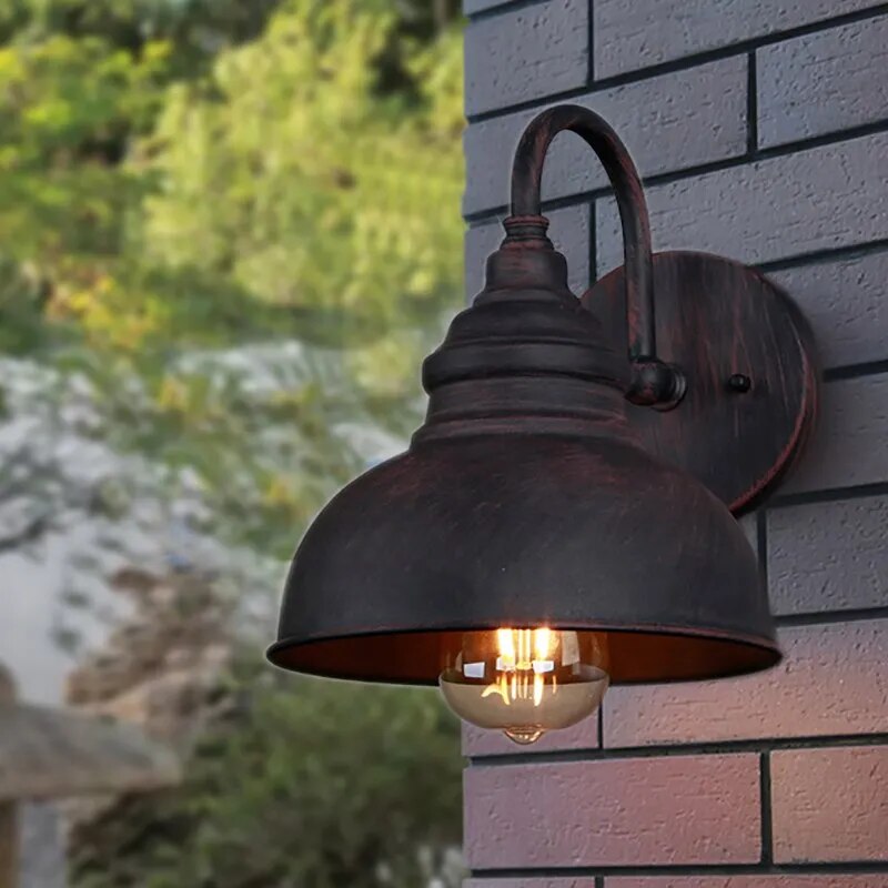 VintageGlow – Retro Außenwandleuchte mit Stil für Ihren Garten in Schwarz und Kupfer