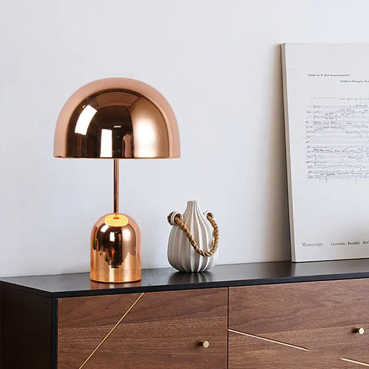 Aurora – Table lamp with copper finish for stylish lighting