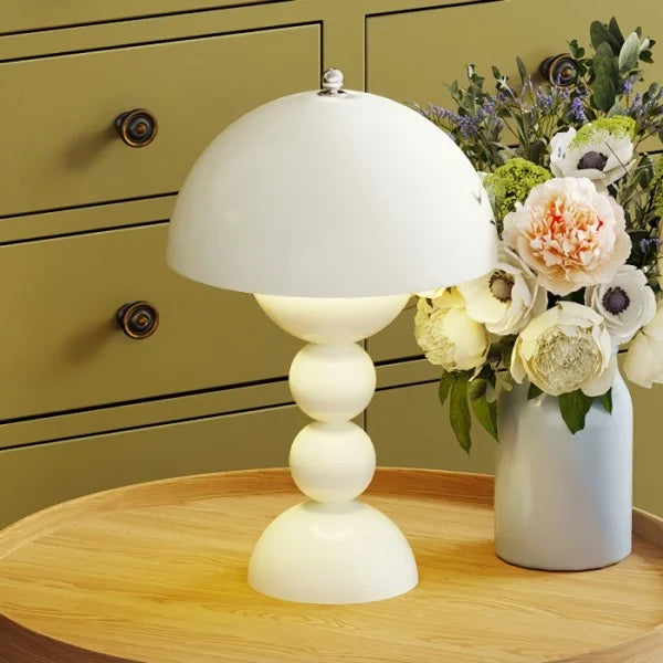 Bloomlight – Kabellose Tischlampe Mit Blüten-Design Für Elegante Räume