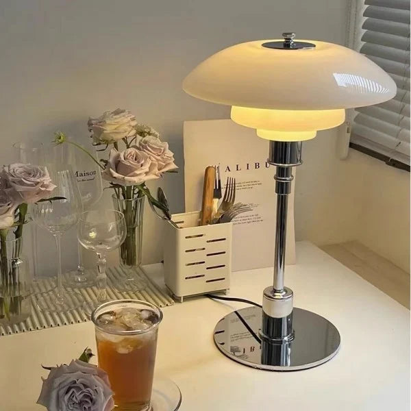 FusionLamp – Tischlampe mit Modernem Design für Stilvolle Beleuchtung