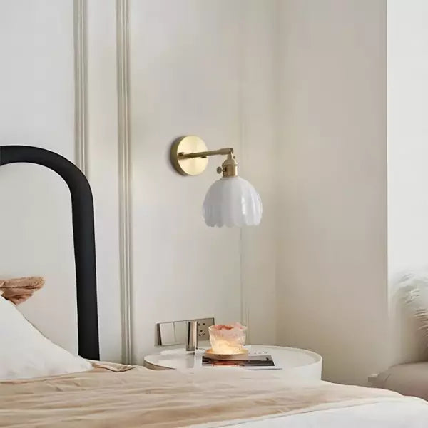 Rita – Wall lamp with glass tulip knob for vintage chic