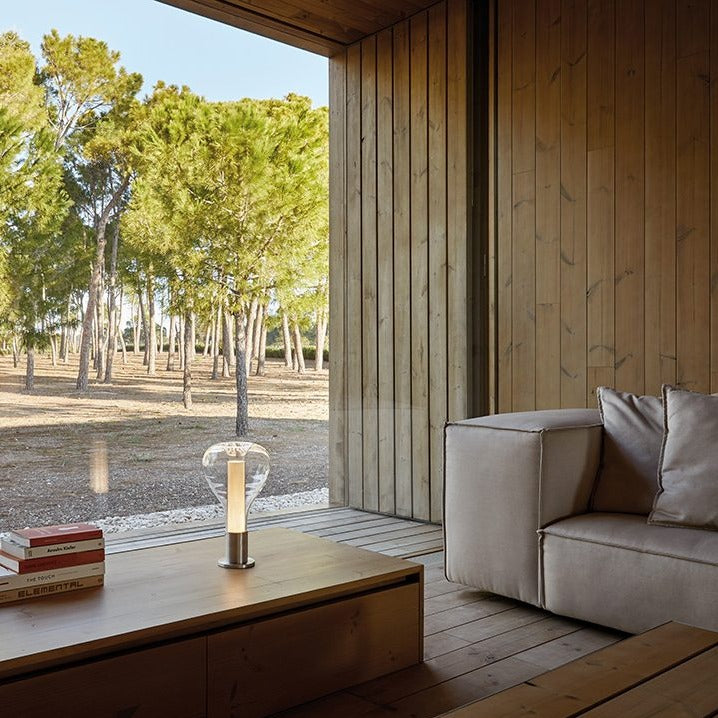 LavaLicht – Künstlerische Tischlampe mit Lavasteinen für stimmungsvolle Beleuchtung