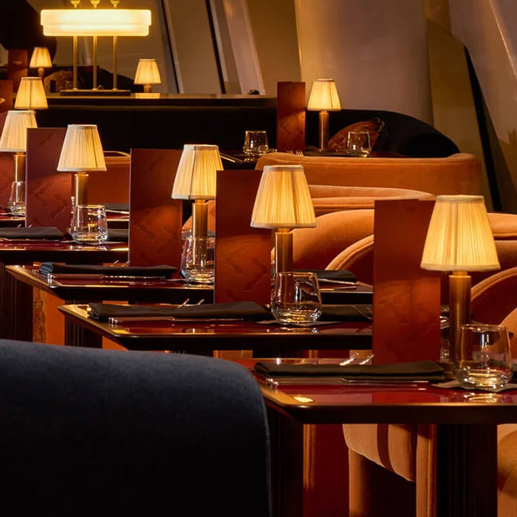 GleamLight – Tischlampe mit modernem Design und sanfter Beleuchtung