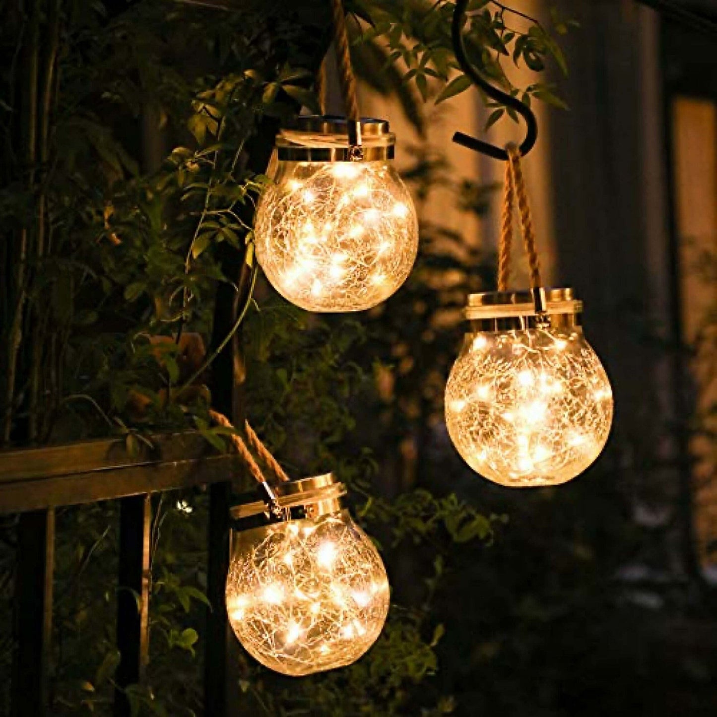 LumiSoleil – Solar-powered glass lighting for elegance in outdoor areas